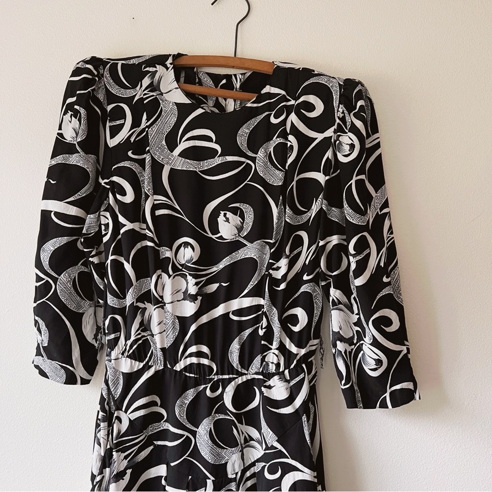 Vintage 90s black and white floral 3/4‎ sleeve dress size S